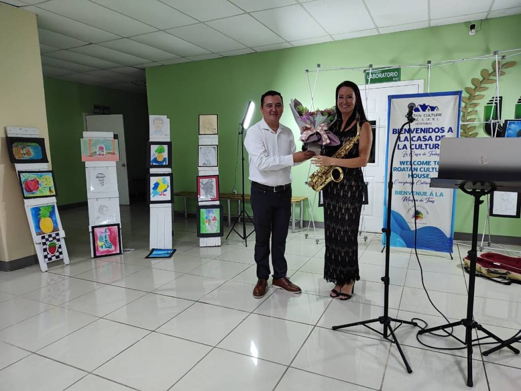 Gran ejemplo es la Casa de la cultura de&nbsp;Roatán