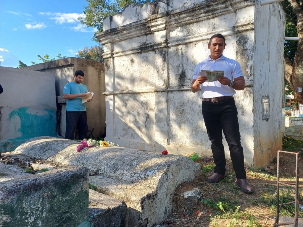 Excéntrico y sublime homenaje al poeta Antonio José&nbsp;Rivas